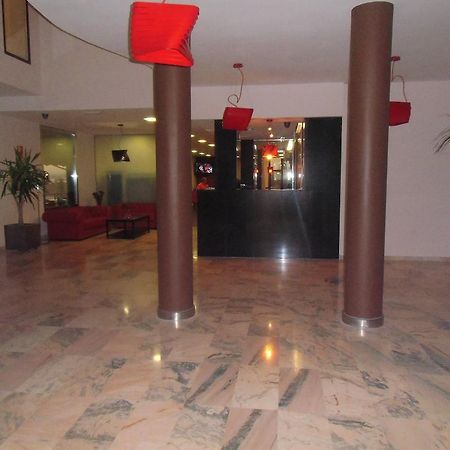 Area De Servicio Villamartin Villamartin de la Abadia 外观 照片