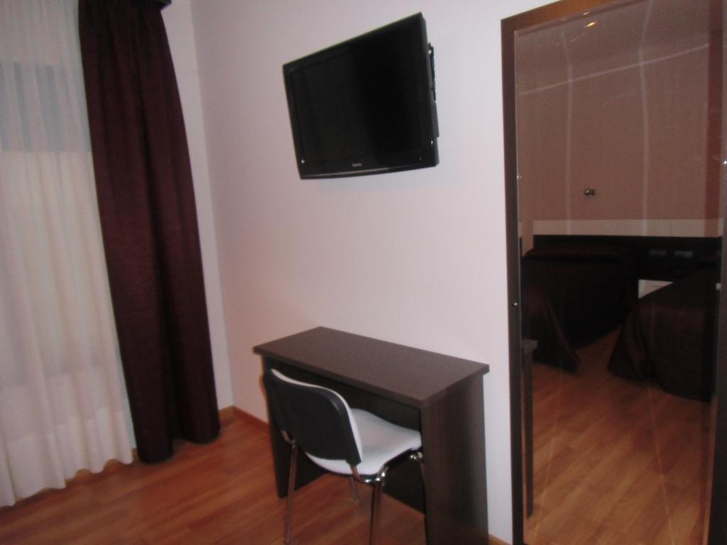 Area De Servicio Villamartin Villamartin de la Abadia 外观 照片
