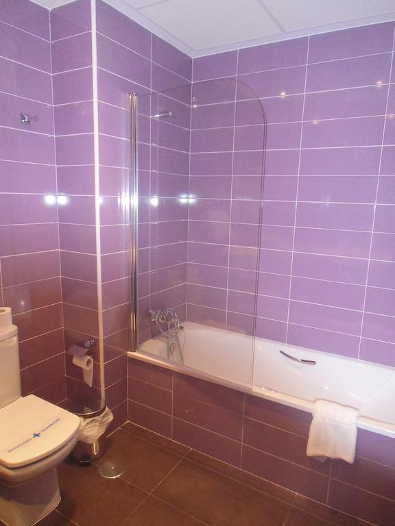 Area De Servicio Villamartin Villamartin de la Abadia 客房 照片