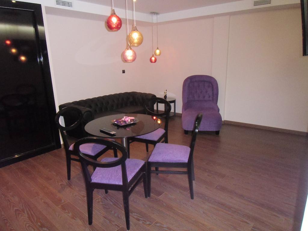 Area De Servicio Villamartin Villamartin de la Abadia 客房 照片